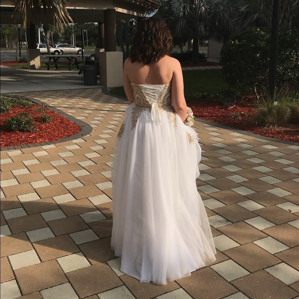 White and gold “TLC Say Yes To The Prom” dress
